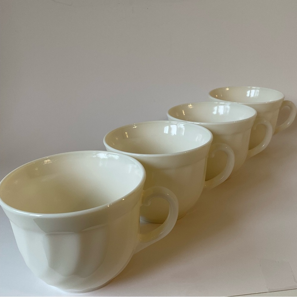 Arcopal Trianon Ivory Swirl Glass Cups and Saucers Set of 4 France - Picture 9 of 16